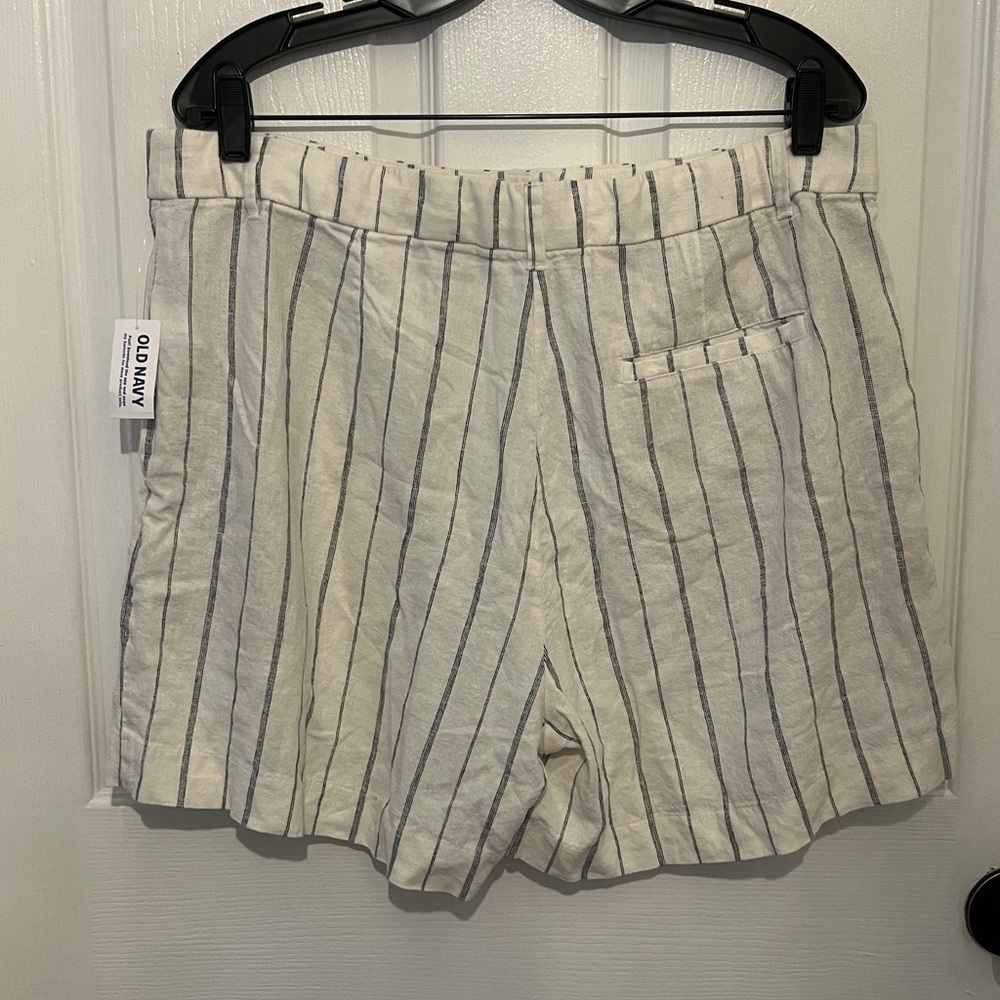 OLD NAVY Women’s White Striped Linen Blend Extra High Rise Taylor Shorts NEW - Picture 2 of 6